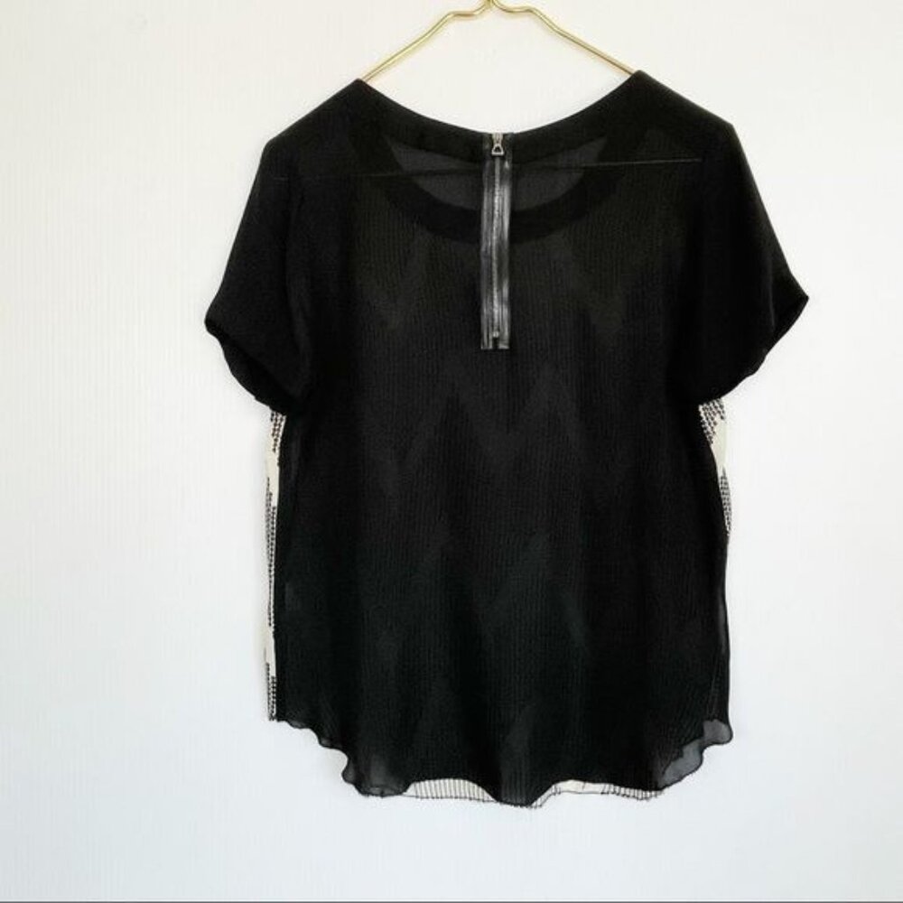 L'AGENCE 100% Silk Sequin Chevron Zig Zag short sleeve Blouse size 4 - Picture 4 of 10